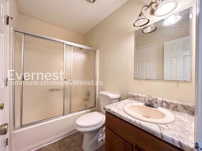 Building Photo - 1174 Ridgecrest Ln SE