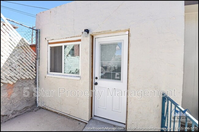 Building Photo - 1212 N Laurel St