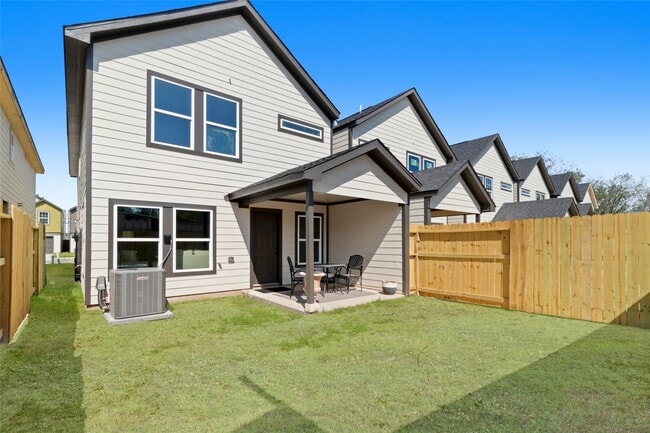 Building Photo - 9946 Lanewell St