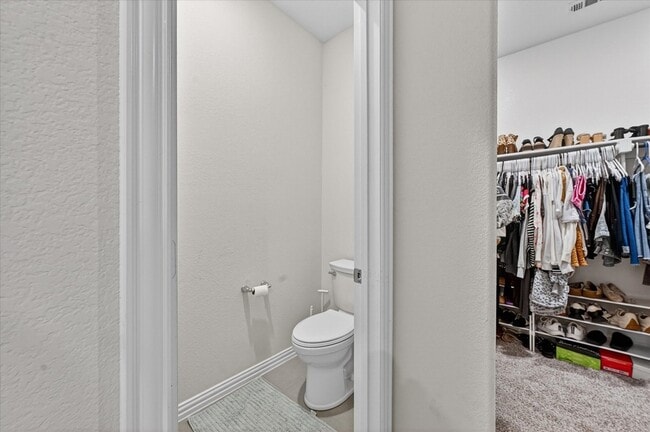 Building Photo - 210 Briarwood Ln