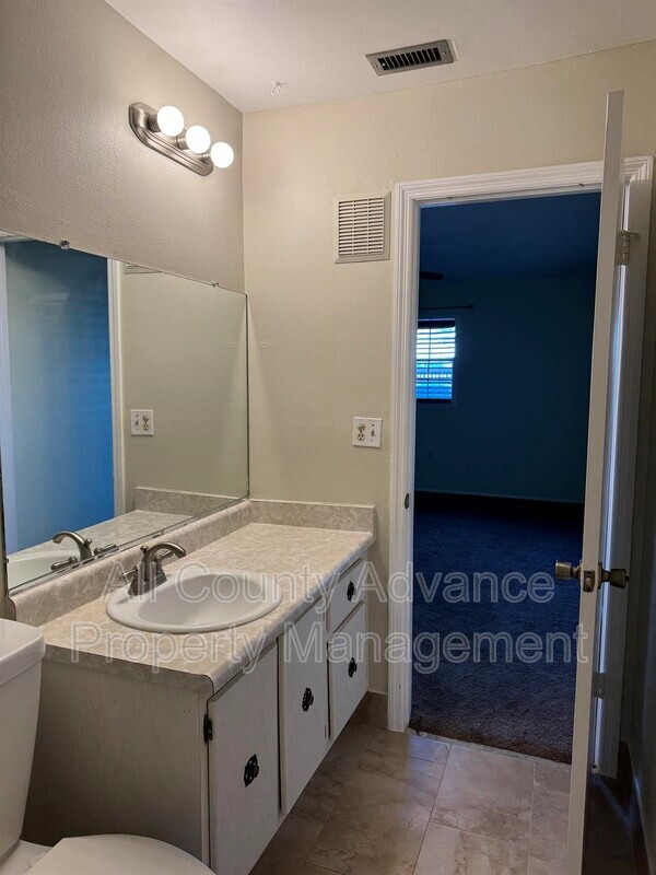 Building Photo - 1713 Belleair Forest Dr