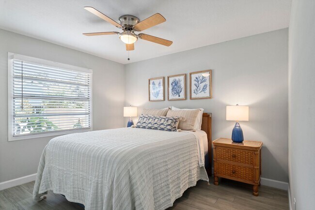 Building Photo - Safety Harbor Jewel!