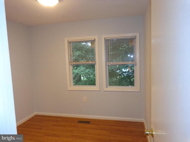 Building Photo - 5565 Peppercorn Dr