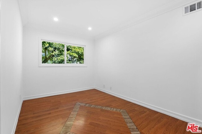 Building Photo - 15543 Del Gado Dr