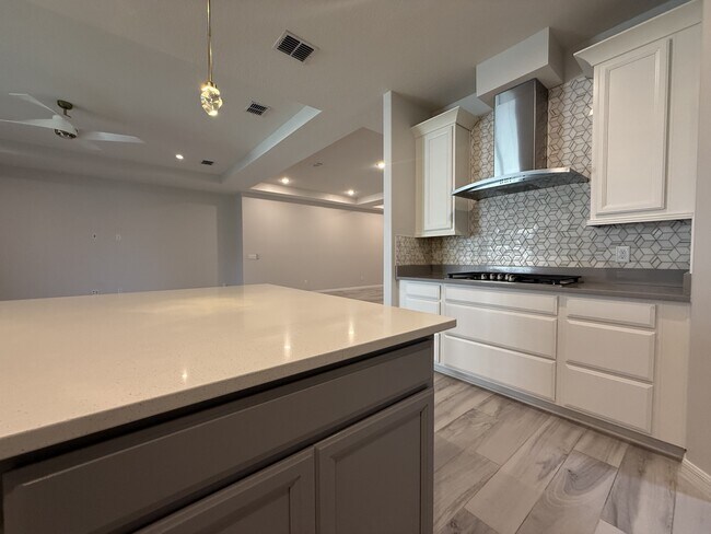 Building Photo - 4753 Ter Blf St