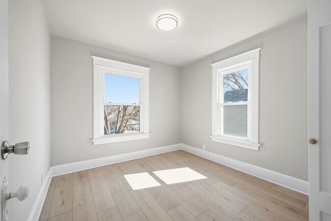 Building Photo - Spacious 4-Bedroom, 1.5-Bath Home with Plenty of Living Space!