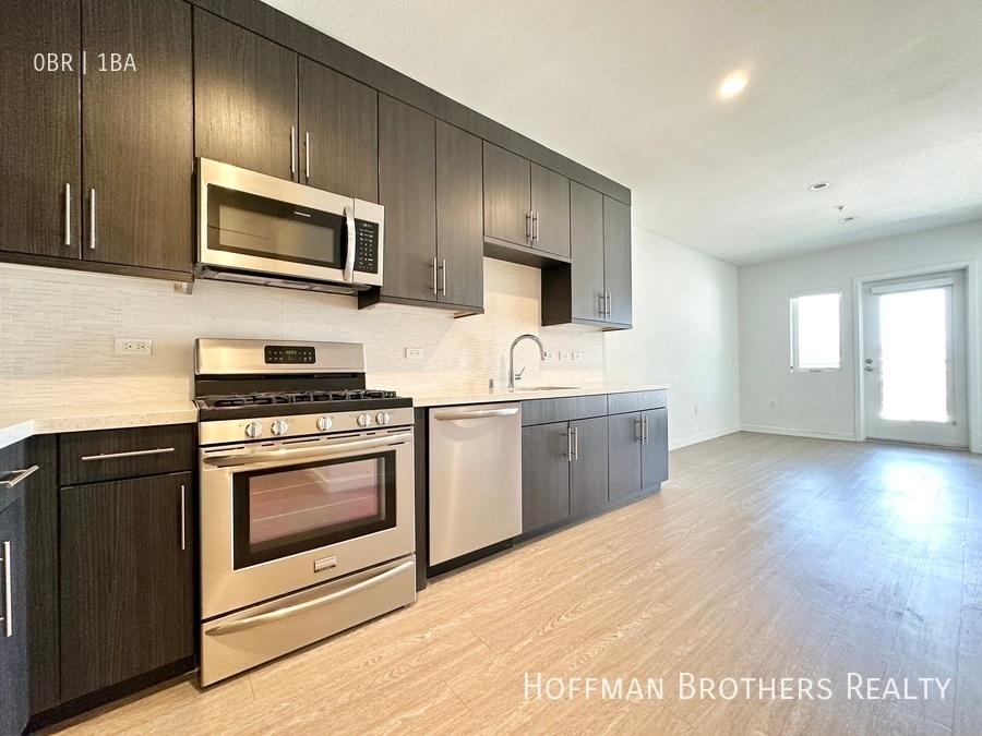 Building Photo - 11405 Chandler Blvd