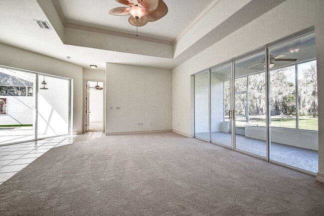 Building Photo - Beautiful 4/3/3 on a private 1 acre lot.