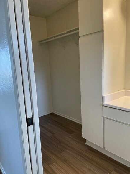 Building Photo - 3155 Rosecrans Ave