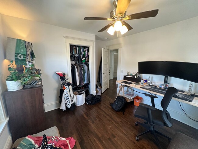 Building Photo - Spacious 3-Bedroom with Luxury Upgrades!!