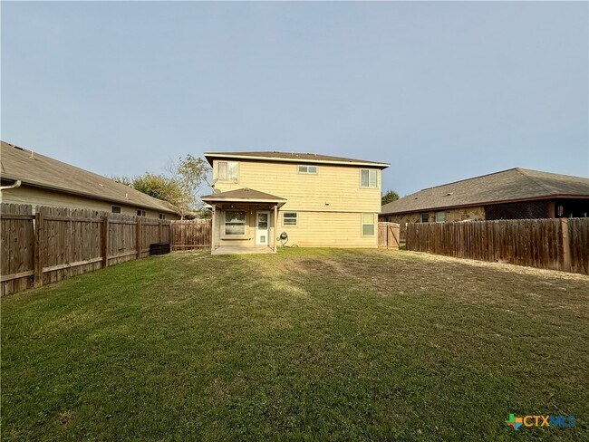 Building Photo - 558 Briggs Dr