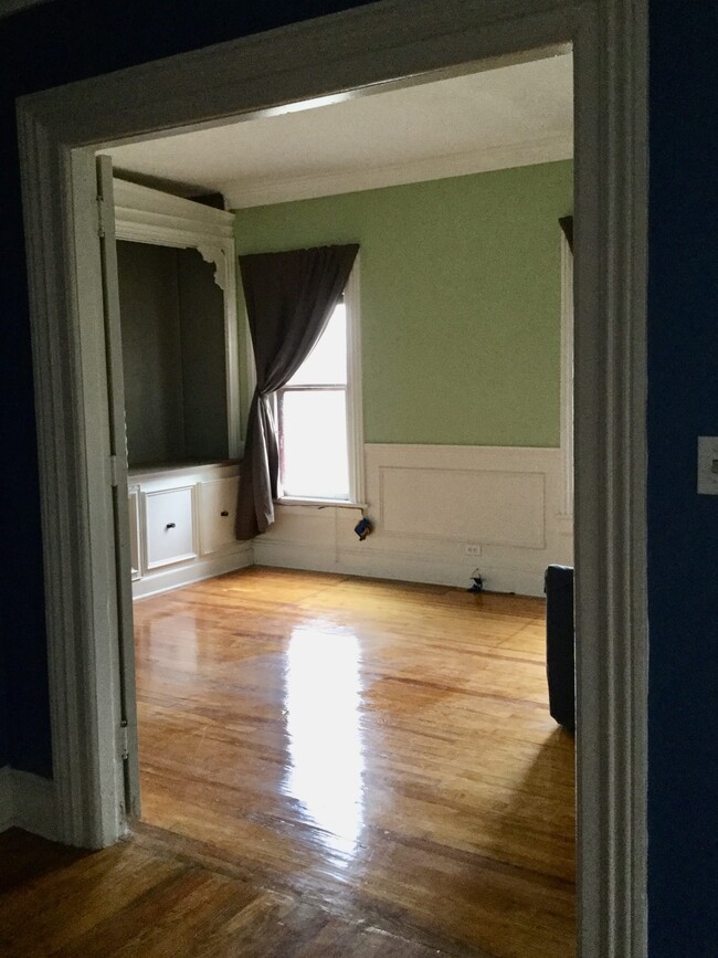 front room / parlor - 314 Crosby St