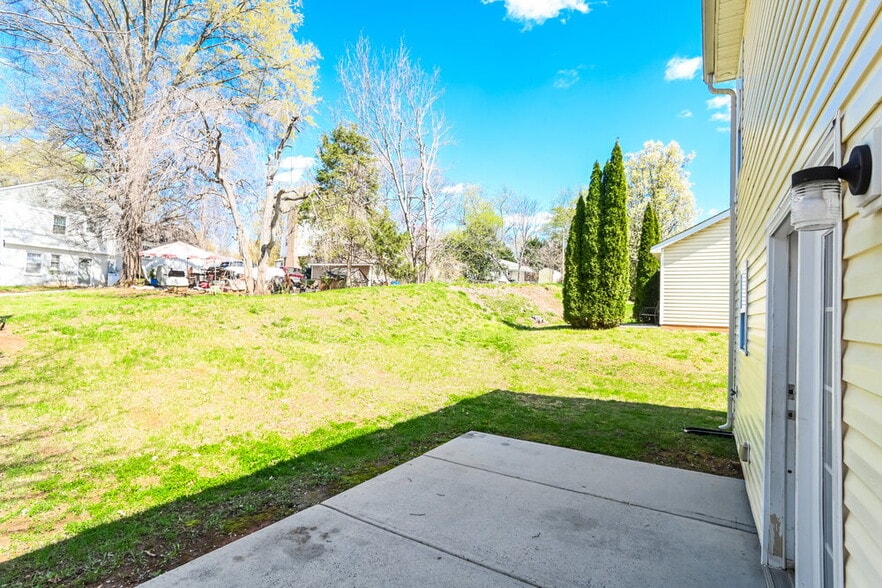 Building Photo - 6846 Squirrels Foot Ct