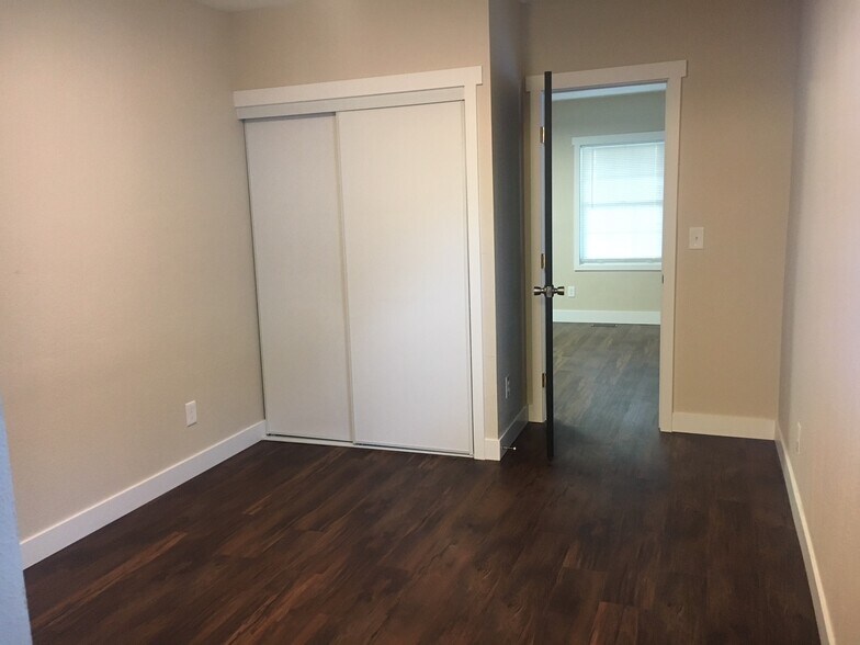 Primary Bed - 613 Broadway Ave