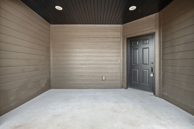 Building Photo - Brand New Duplex in Fayetteville!