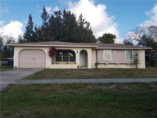 Primary Photo - 333 NE Floresta Dr