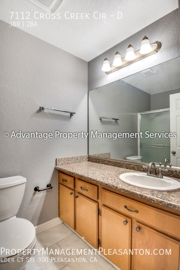Building Photo - 7112 Cross Creek Cir