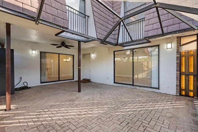 Building Photo - 7780 Courtyard Run W