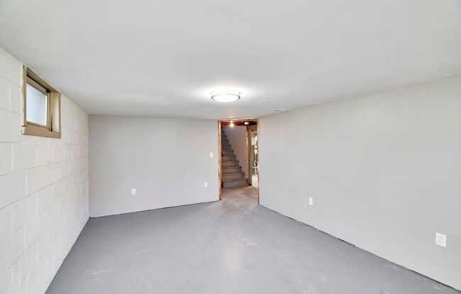 Building Photo - 2313 Burns Ave