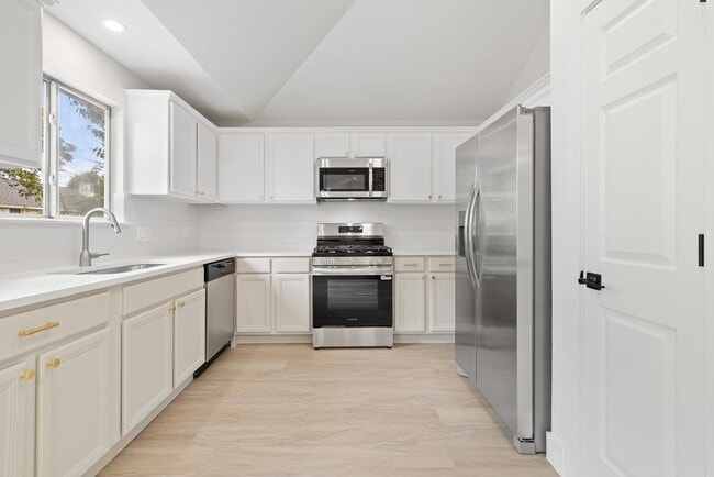 Building Photo - 1006 Cottonbowl Dr