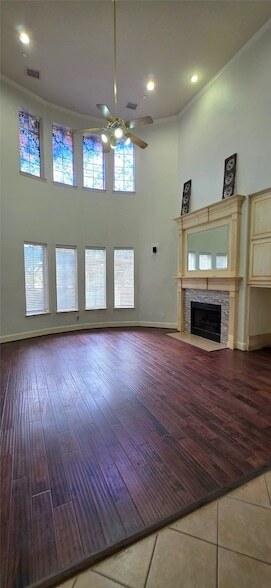 Building Photo - 1001 Llano Trce
