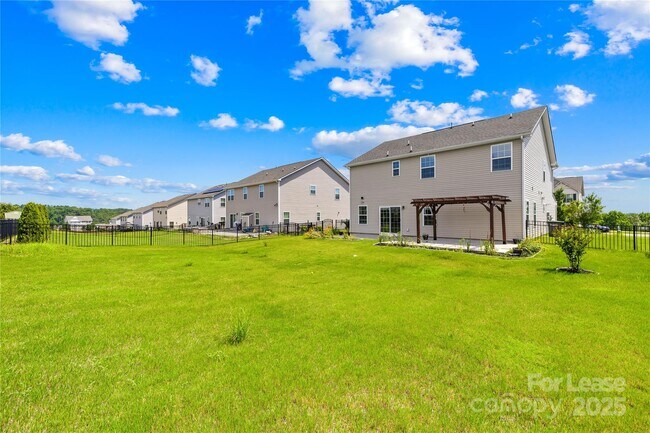Building Photo - 7011 Waterwheel St SW