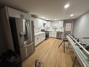 Building Photo - 5 Bedroom Home 21230
