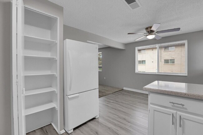 Building Photo - $1,700.00 - 3 Bedrooms, 2 Bathrooms, Condo...