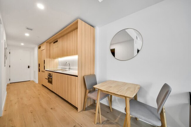 Building Photo - 225 N Miami Ave