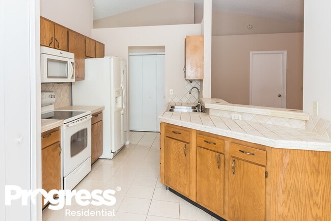 Building Photo - 471 Moby Dick Dr N