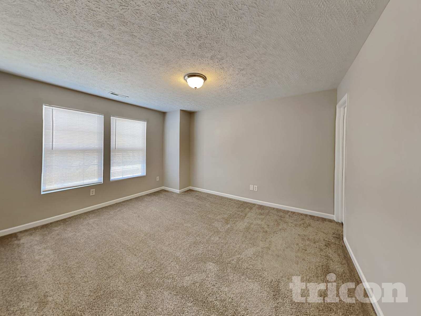 Building Photo - 1024 Tradewinds Dr