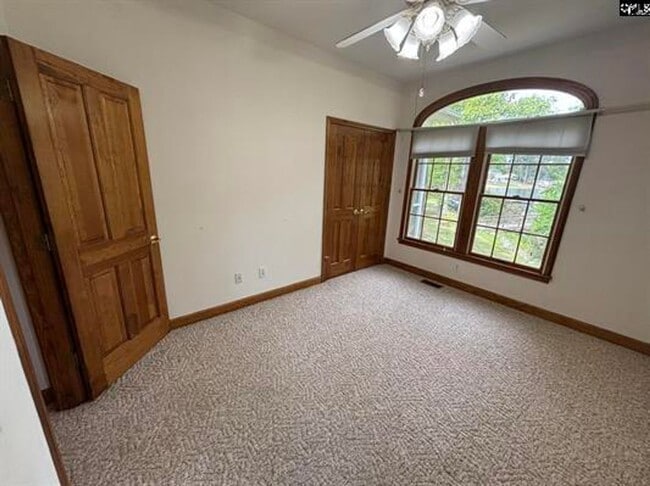 Building Photo - 527 Superior Cir