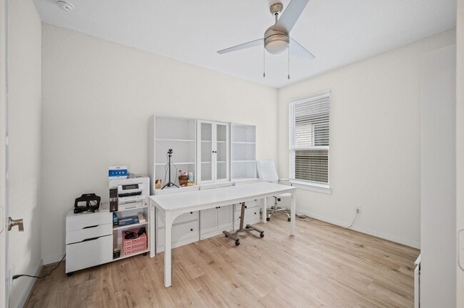 Building Photo - 3042 Schultz Manor Ln