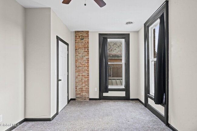 Building Photo - 821 23rd St