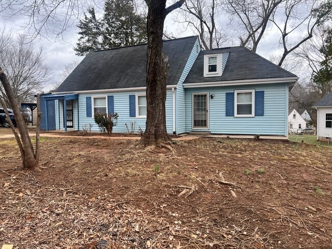 Building Photo - 1012 Louise Rd