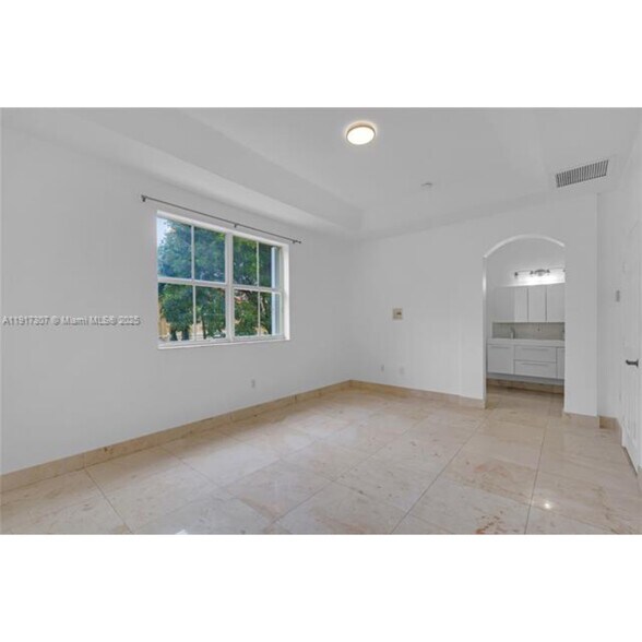 Building Photo - 8643 NW 112th Pl