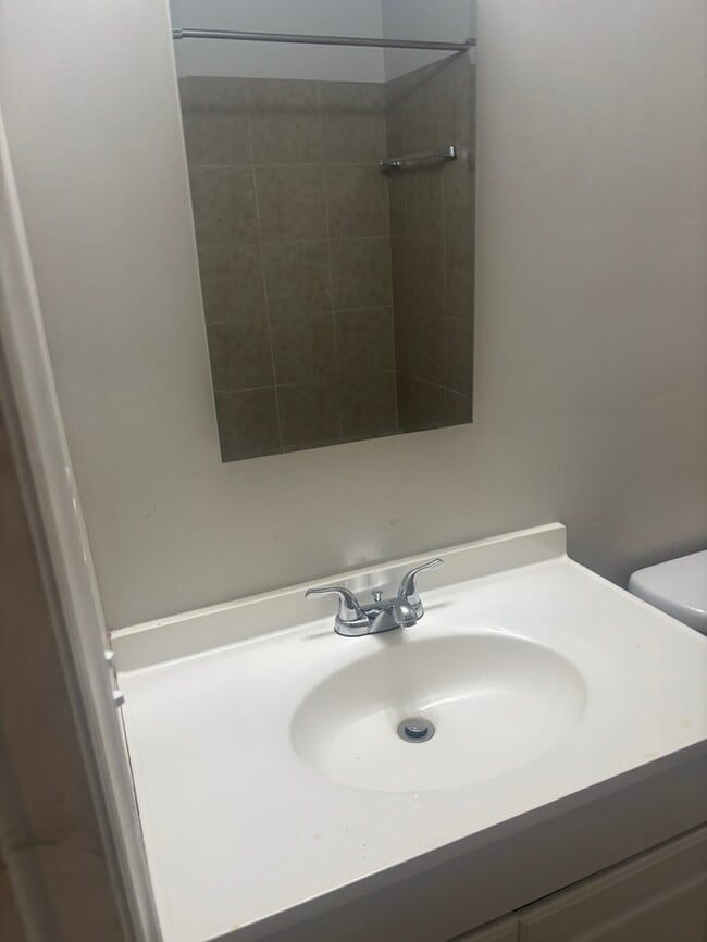 Building Photo - 525 N Royal Tower Dr