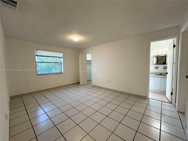 Building Photo - 48 NW 39th St