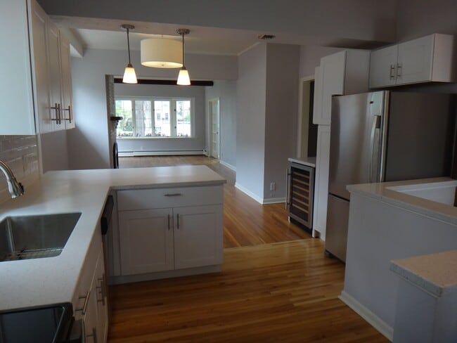 Building Photo - 3br/2ba Linden Hills Charmer - Great Location, Professional Management!