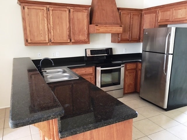 Building Photo - 1600 Omni Ave