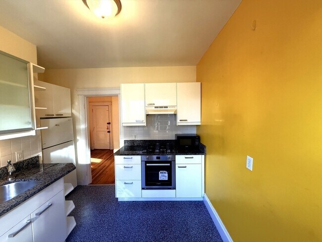 Building Photo - 333 Harvard St