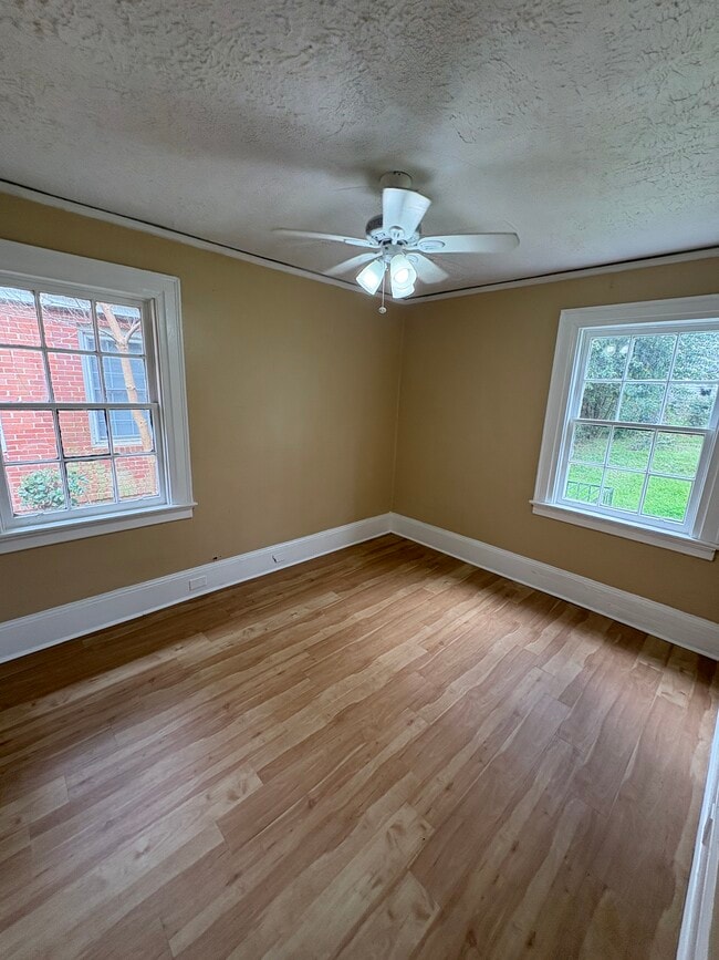 Building Photo - 2310 Yancey Ave