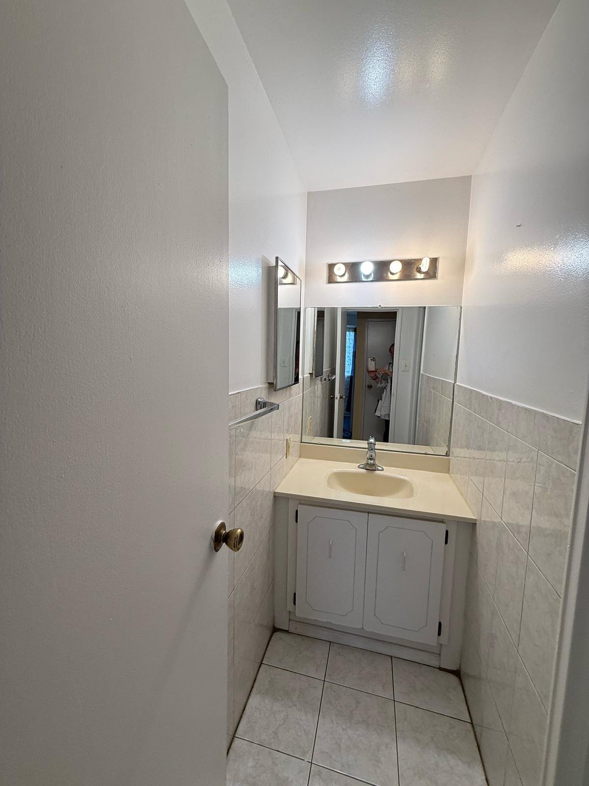 Building Photo - 9921 Bustleton Ave