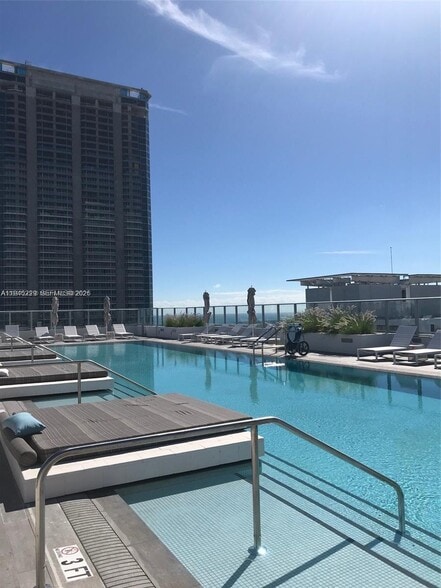 Building Photo - 1010 Brickell Ave