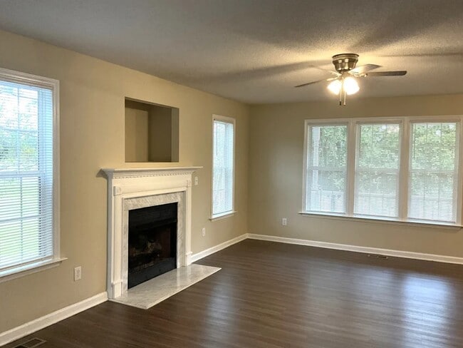 Building Photo - 73 Cross Ridge Dr