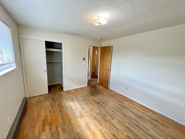 Building Photo - 1707 College Pl