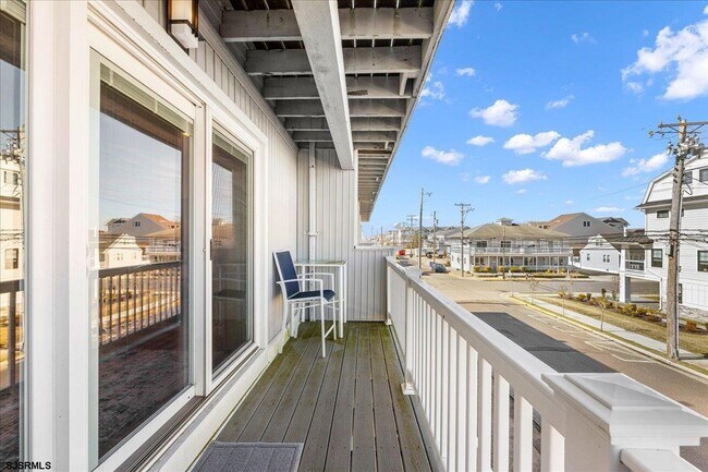 Building Photo - 9616 Pacific Ave