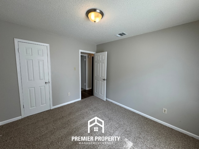 Building Photo - 6602 Beaverlodge Dr