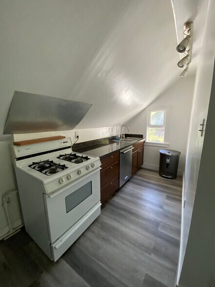 Building Photo - 2531 Ridge Rd