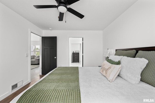 Building Photo - 813 WILLIAMS Way